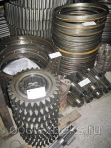 Фланец-вилка вала карданного Ф=57мм Ф=180мм (4 отв.) зубчатый HOWO WG9115311010